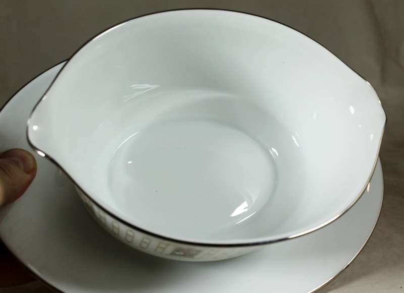 NORITAKE COLONIAL GRAVY BOAT - BID NOW!!!!