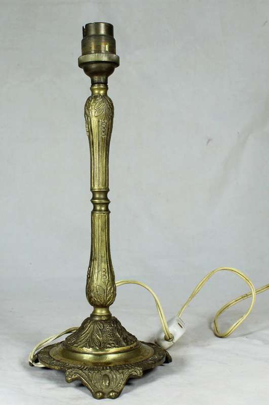 BRASS  LAMP - BID NOW!!