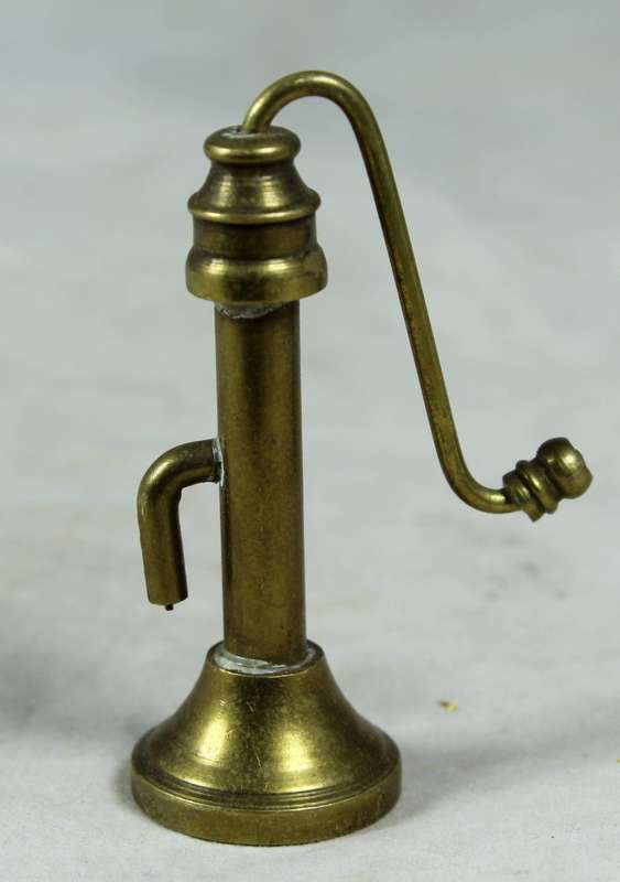 Miniature brass manual water pump