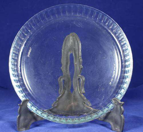Large round Pyrex pie dish