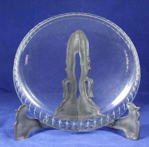 Large round Pyrex pie dish