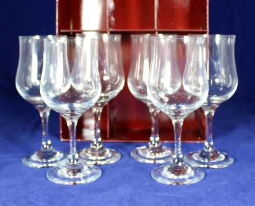 A SET OF DEMA VINTAGE WINE GOBLETS - BID NOW!!