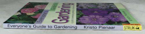 EVERYONES GUIDE TO GARDENING - ISBN 1868727971