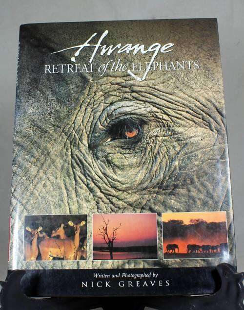 HWANGE RETREAT OF THE ELEPHANTS - ISBN -186812665