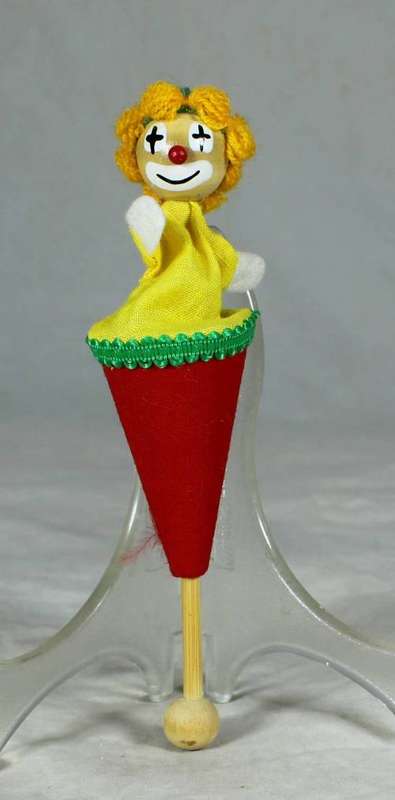 CLOWN IN A MOVING HANDLE