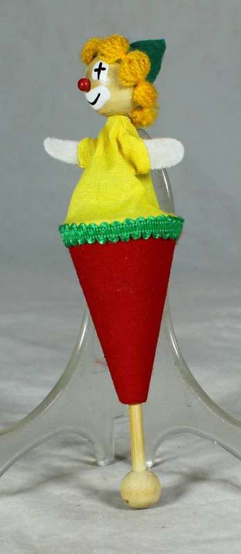 CLOWN IN A MOVING HANDLE