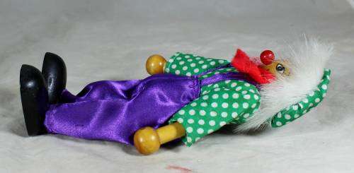 WOODEN CLOWN IN A RED BOWTIE - BID NOW!!