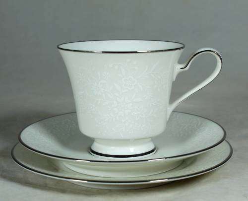 Noritake ivory - Affection trio