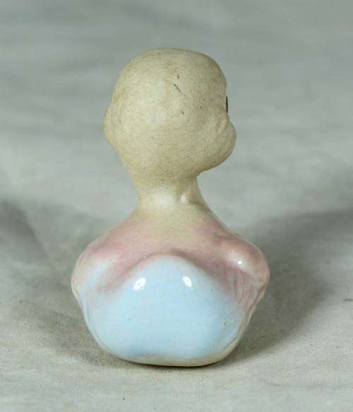 MINIATURE CERAMIC DUCK - BID NOW!!