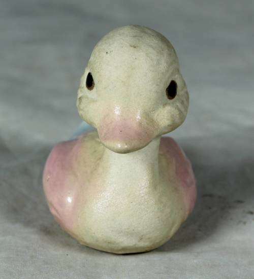SMALL CERAMIC BABY DUCK  - BID NOW!!