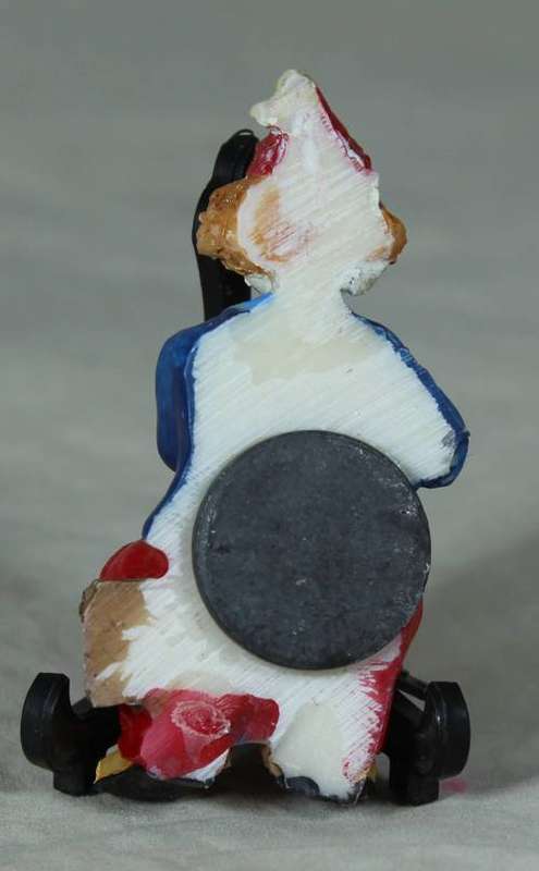 MOLDED CLOWN FRIDGE MAGNET SITTING ON A LOG - BID NOW!!