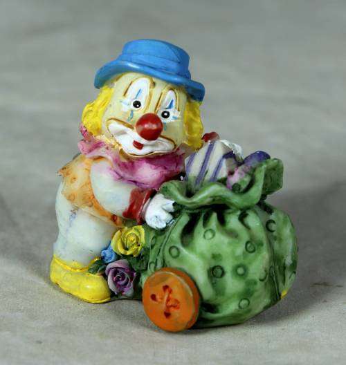 MOLDED CLOWN WITH A GOODIE BAG - BID NOW!!