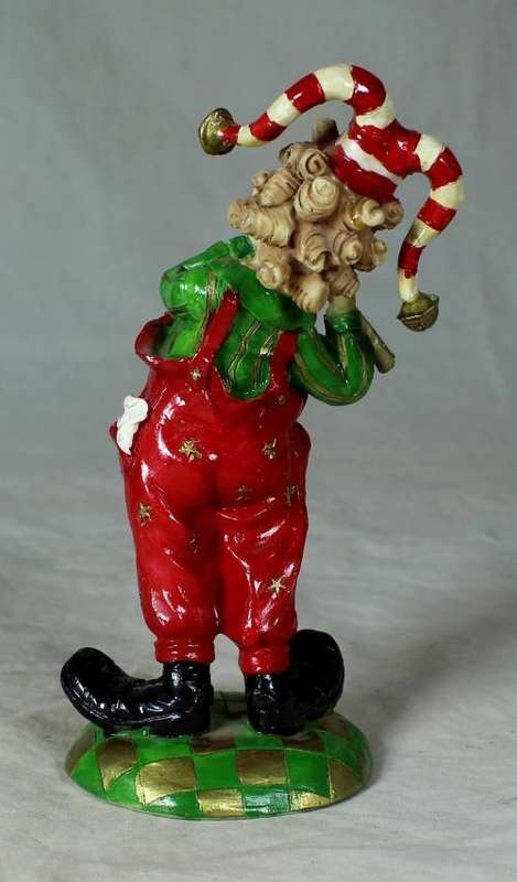 MOLDED CLOWN PLAYING THE FLUTE - BID NOW!!