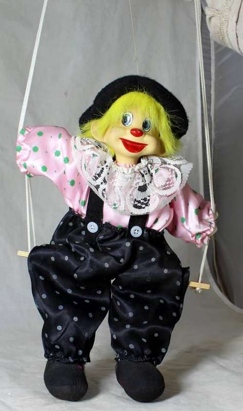 PORCERLAIN CLOWN ON A ROPE - BID NOW!!