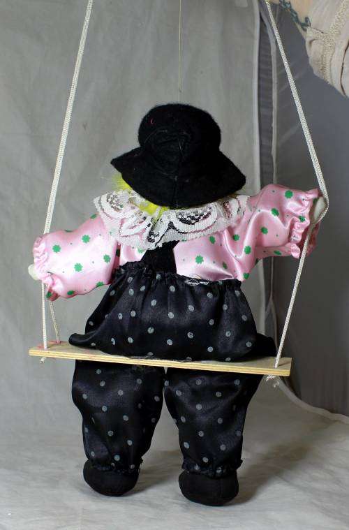 PORCERLAIN CLOWN ON A ROPE - BID NOW!!