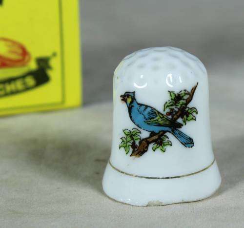 PORCELAIN THIMBLE - BIRD ON A BRANCH