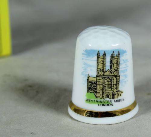 PORCELAIN THIMBLE - WESTMINSTER ABBEY LONDON