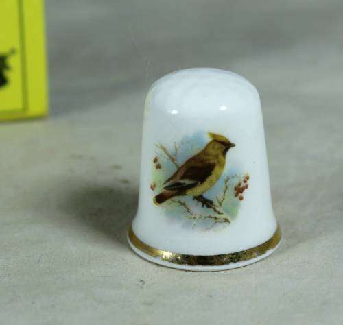 Porcelain thimble - The China box English bone china bird