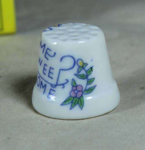 Porcelain thimble - Home sweet home
