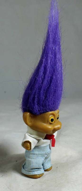 Arlenco troll with purple hair