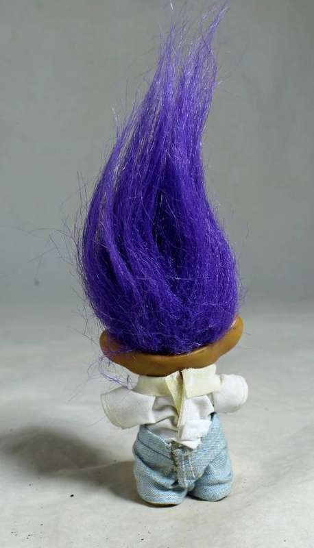 Arlenco troll with purple hair