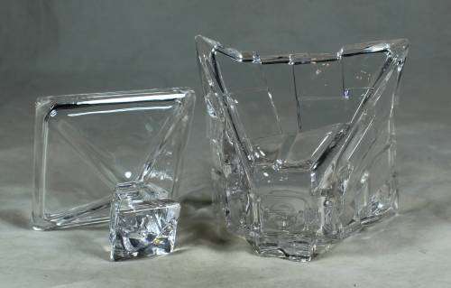Trinket bowl with lid