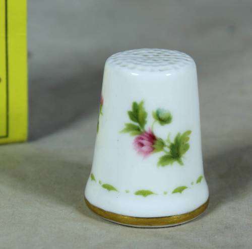 COLLECTABLE THIMBLE-ROYAL ALBERT (NOVEMBER) (LOVELY)-BID NOW!!