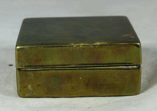 SMALL BRASS TRINKET BOX (CLASSY)-BID NOW!!!