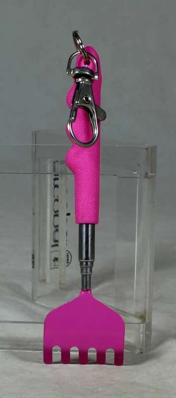 Expandable back scratcher key chain