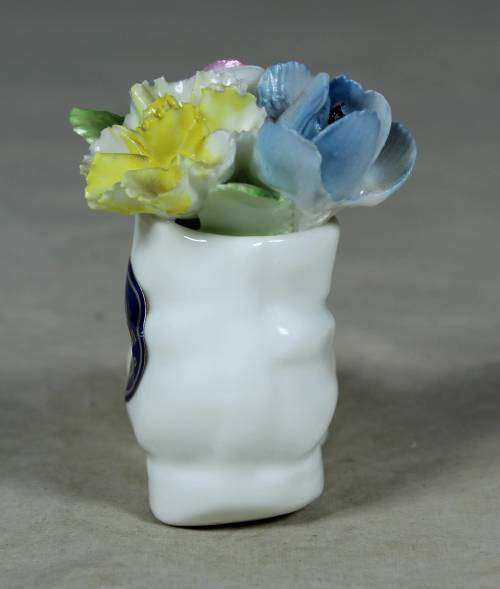 Royal Doulton - shoe posy