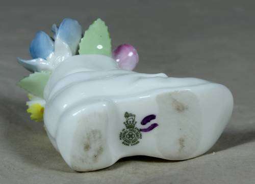 Royal Doulton - shoe posy