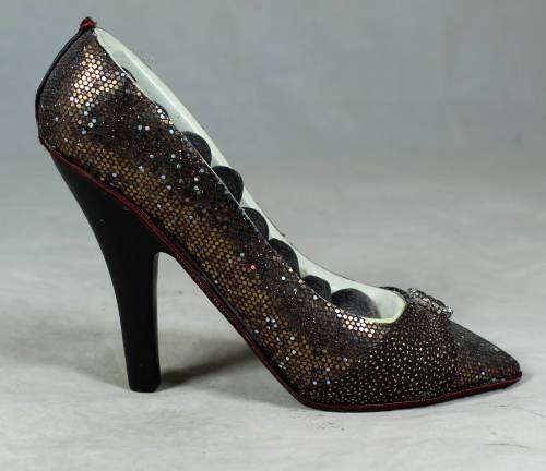 Large shoe pin cushion holder
