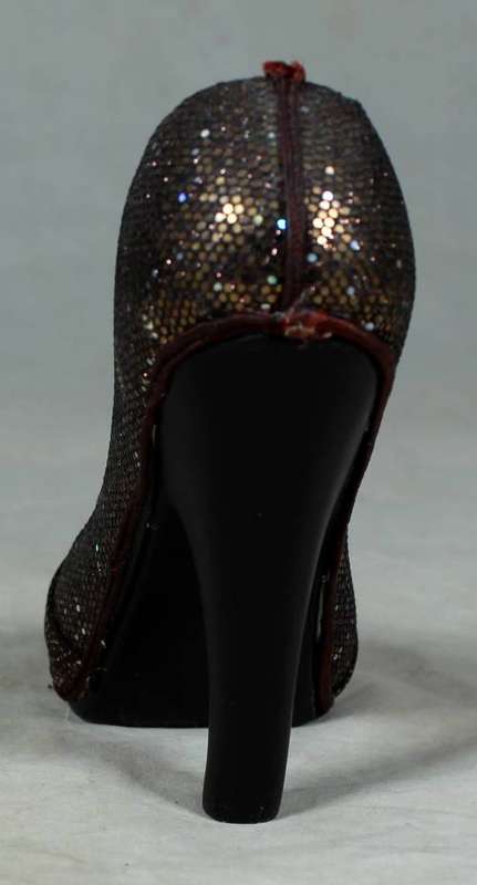 Large shoe pin cushion holder