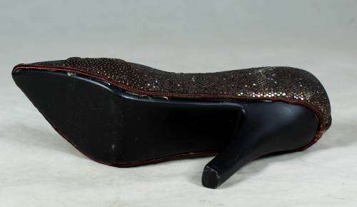 Large shoe pin cushion holder