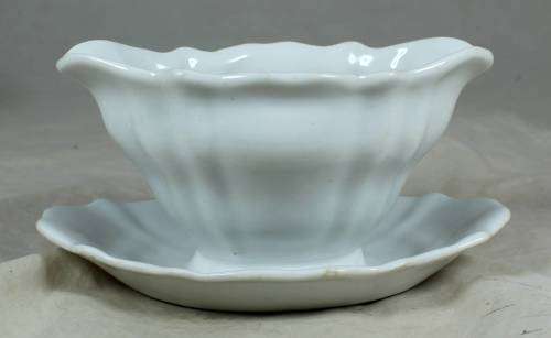 Gravy boat