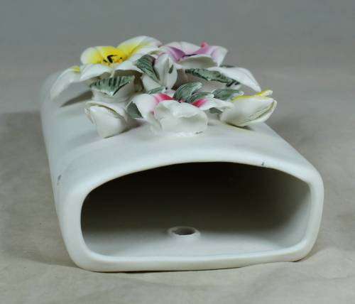BEAUTIFUL CERAMIC WALL SCONES-BID NOW!!