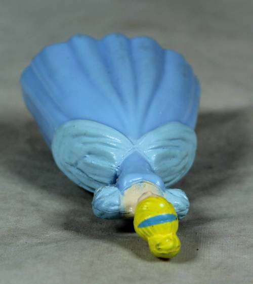 Disney's small figurine - Cinderella