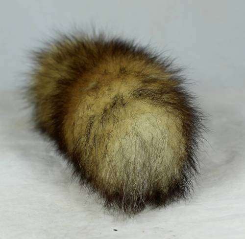 BLAST FROM THE PAST LARGE FLUFFY TAIL KEY RING -BID NOW!!