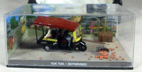 JAMES BOND 007 WITH MAGAZINE - TUK TUK (OCTOPUSSY) #29