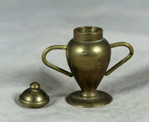 Miniature copper - 2 handle urn with lid