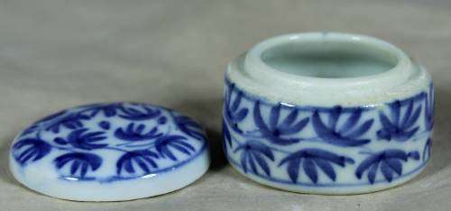 Porcelain pill holder