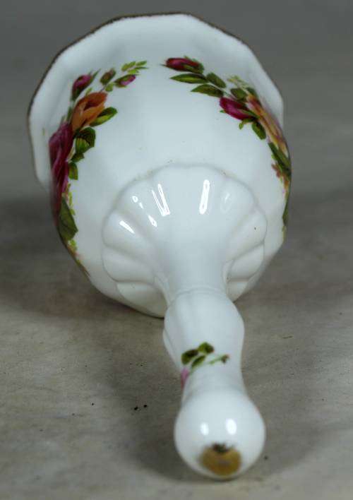 BEAUTIFUL PORCELAIN COTTAGE ROSE BELL-BID NOW!!!