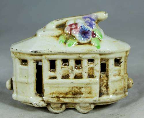 Capodimante porcelain tramway
