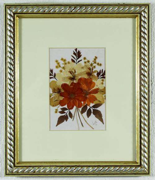 Dried flower arrangement - Signed `Betta` - Beautiful!