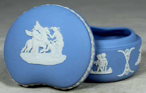 CLASSIC WEDGEWOOD LIDDED TRINKET BOWL - BID NOW