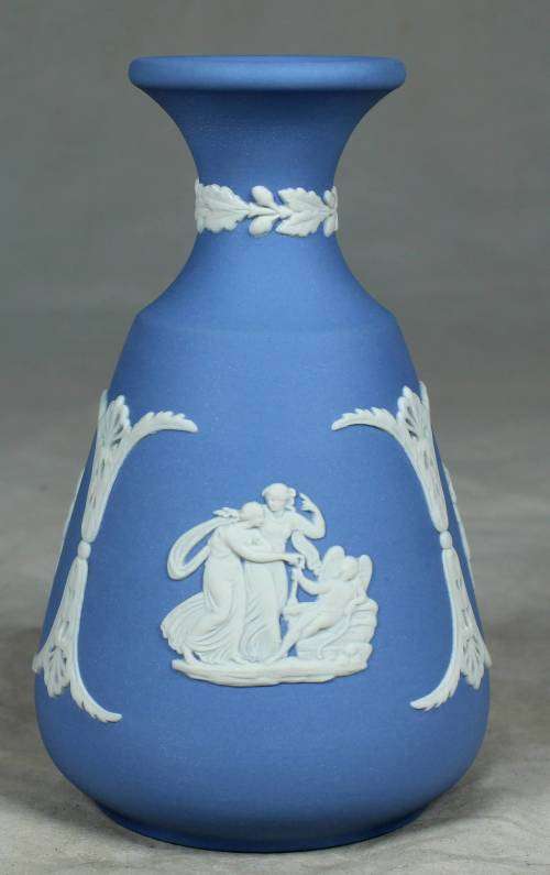 Wedgwood small vase