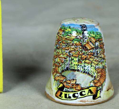 Porcelain thimble - Lucca village