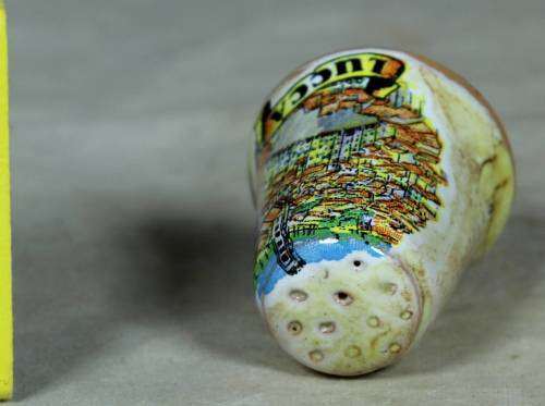 Porcelain thimble - Lucca village