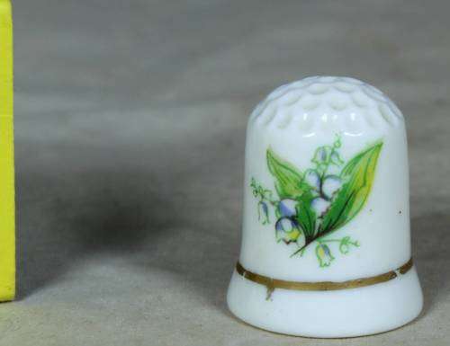 Porcelain thimble - blue bells