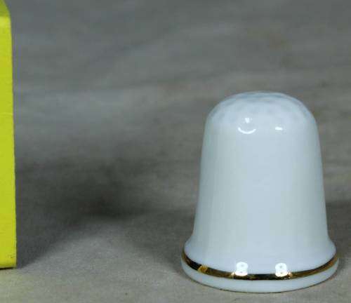Porcelain thimble - Brussels